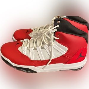 NEW|Jordan Max aura gym red/white/ black size 11.5 men’s sneaker basketball …